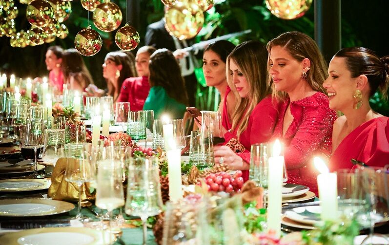 Luma Costa celebra a chegada das festas com jantar intimista da Casa Costa, sua marca de casa e decoração